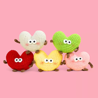 Tiny Heart Crochet Pattern thumbnail
